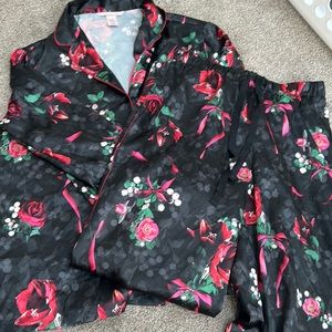 ✨Last Chance✨Victoria Secret Satin LS Pajama Set